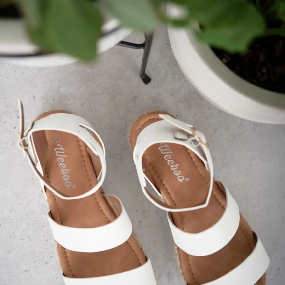 On the Doorstep Espadrille Platform Sandals in White - Picture 5 of 9